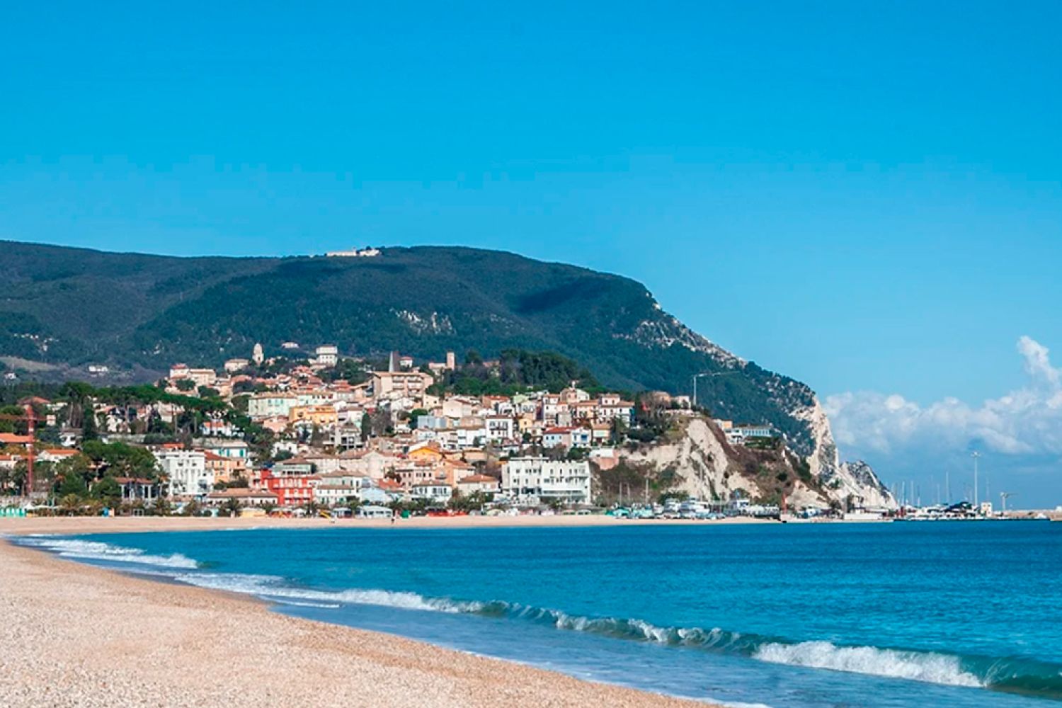 Bonus vacanze scontato sulle bollette di luce e gas